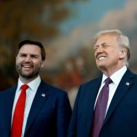 Donald Trump, con el vicepresidente J.D Vance. FOTO: Colprensa