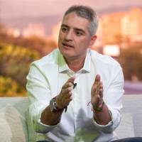 Andrés Julián Rendón, Gobernador de Antioquia, se ha convertido en uno de los mayores críticos del presidente Gustavo Petro, quien ha desatado una especie de “venganza” contra las regiones donde los mandatarios son de partidos distintos al Pacto Histórico. Foto: Julio César Herrera Echeverri.