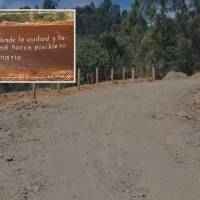 La comunidad pudo organizar y dejar transitable la zona afectada por una falla geológica. FOTO: Cortesía.