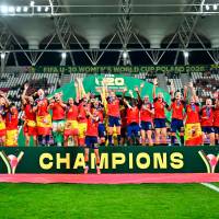 La selección España levantando el título en Lodz, Polonia. FOTO: X Sefutbolfem