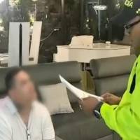 El hombre fue reuerido por la Policía y posteriormente dejado a disposición de Migración Colombia. FOTO: tomada de redes.