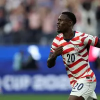Folarin Balogun pudo jugar los octavos de final pese a que en el partido anterior (16avos de final) fue expulsado con roja directa. Foto: Xinhua
