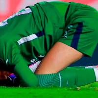 El arquero colombiano Kevin Mier fue operado de una fractura de tibia que sufrió en el partido entre Cruz Azul, su equipo, y Pumas de México. Foto: Getty