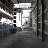El cementerio de Itagüí tiene un universo de 36 sitios de interés forense en los que habría cuerpos de personas desaparecidas. De estos, 33 son bóvedas individuales que se encuentran en la galería María Auxiliadora y tres son osarios comunes. Foto: Cortesía