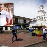Adelante, el alcalde Gildardo Hurtado Alzate, atrás fachada del parque de Marinilla. Foto: Julio César Herrera Echeverri e imagen tomada de redes.