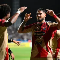 El festejo entre dos hombres fundamentales del actual proceso, Didier Moreno y el goleador Fydriszewski. FOTO: AFP