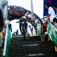 El descenso por 300 escalas a toda velocidad es lo que vivirán los amantes de la adrenalina en el Manizales Down Town, en su edición 19. FOTO CORTESÍA 