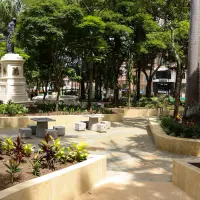 Aspecto del parque principal de Copacabana, renovado recientemente. FOTO: Cortesía Alcaldía de Copacabana