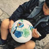 Una nueva campaña en el marco del mundial busca recaudar fondos para ayudar a las infancias. FOTO: SAVE THE CHILDREN.