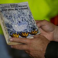 Cien años de soledad hace parte de la lista de libros que fueron eliminados de las bibliotecas públicas de Estados Unidos. Foto: Colprensa