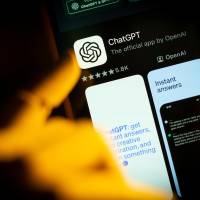 Según invetigadores de la Universidad de Stanford, los ‘chatbots’, son propensos a dar la razón o, al menos, a no contradecir, a los usuarios para incrementar la interacción. Foto Getty. 