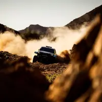 Este sábado arranca la edición 48 de Rally Dakar, la competencia de autos y motos que atrae la atención del mundo por su dureza y calidad de sus competidores. FOTO: Tomada de X @dakar