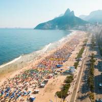 La playa de Ipanema en Brasil, como la de Copacabana, tendrán nuevas restricciones impuestas por la Alcaldía de Río de Janeiro el próximo 1 de junio. FOTO: SSTOCK