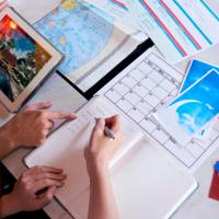 Desconfíe de los mensajes que le lleguen así parezcan de la página oficial de este tipo de plataformas. Mejor revise su aplicación constantemente. FOTO Colprensa