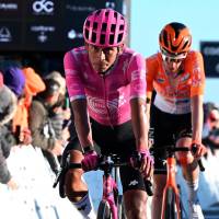 Juan Felipe Rodríguez trabaja para Richard Carapaz, cuarto de la clasificación general, y afronta la última semana de su primera gran competencia. FOTO: X-EF Education