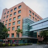 La Clínica CES indicó que ante el incremento masivo en la demanda de pacientes, su personal continúa brindando atención prioritaria basada en la gravedad de cada caso. Foto: Cortesía