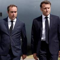 A pesar de haber renunciado el lunes pasado, Emmanuel Macron (derecha) volvió a nombrar a Sébastien Lecornu (izquierda) como primer ministro de Francia. Foto: Getty Images