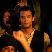 Jacob Anderson en su papel de Louis en Entrevista con el vampiro. FOTO Cortesía AMC
