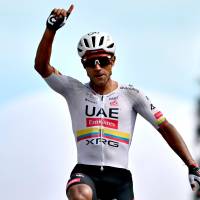El ecuatoriano Jhonatan Narváez alcanzó su cuarto triunfo en la historia del Giro de Italia. FOTO GETTY