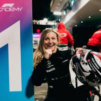 Doriane Pin, piloto francesa de 21 años de edad, será parte del proyecto Mercedes en 2026 para continuar con el proyecto del simulador y correrá un monoplaza antiguo de Fórmula 1. FOTO GETTY