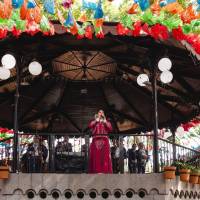 Los mariachis están presentes en toda la ciudad, con sus elegantes atuendos y sus voces, capaces de interpretar con pasión canciones románticas y alegres. FOTO: Oficina de visitantes y convenciones de Guadalajara.