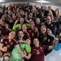 Las jugadoras de Venezuela tras su histórico triuunfo ante Perú. FOTO @FemeninoFVF