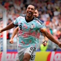 El futbolista belga Youri Tielemans anotó el doblete con el cual Bélgica avanzó a octavos de final. Foto: tomada del x de @FifaWorldCup