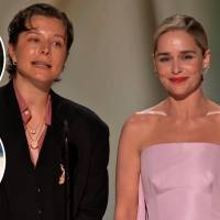 Emilia Clarke y Emma D’Arcy, intérpretes de Daenerys y Rhaenyra Targaryen en Juego de Tronos y La casa del dragón. Foto: HBO / Emmy 2026