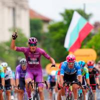 El ciclista francés Paul Magnier se quedó con la tercera etapa del Giro de Italia en Sofía, Bulgaria. Foto: tomada del x de GirodeItalia