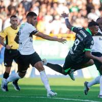 Nacional recibirá al Internacional de Bogotá, este martes, para abrir los duelos de vuelta de la Liga. FOTO COLPRENSA