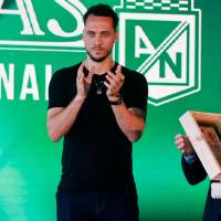 Hélio Neto junto al presidente de Chapecoense. FOTO MANUEL SALDARRIAGA