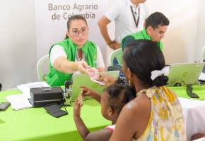 El Banco Agrario será el encargado de entregar los recursos, tanto a través de cuentas bancarias como mediante la modalidad de giro, de acuerdo con las condiciones de los hogares beneficiarios. FOTO: DPS.