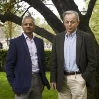 Los químicos británicos Shankar Balasubramanian (izquierda) y David Klenerman (derecha), ganadores del Princesa de Asturias 2026. FOTO AFP