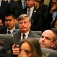 Christopher Landau, subsecretario de Estado de Estados Unidos en el Congreso durante el cierre de la cámara ardiente de Miguel Uribe Turbay. FOTO: Colprensa