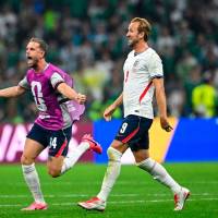 El volante inglés Jordan Henderson es uno de los líderes que tiene la selección de su país en Norteamérica 2026. En la foto festeja junto a Harry Kane. Foto: AFP