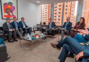 Durante el encuentro con representantes de Mazda, el Ministerio de Comercio, Industria y Turismo y ProColombia exploraron oportunidades de inversión industrial y cooperación para el desarrollo de autopartes en Colombia. FOTO MinComercio