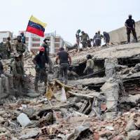 Rescatistas de Estados Unidos, España, México, Japón y Colombia están trabajando en Venezuela buscando salvar vidas. Foto: Jesus Vargas/Getty Images