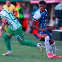En la imagen aparece Juan Bauzá, jugador argentino de Atlético Nacional. FOTO MANUEL SALDARRIAGA