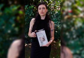Lina Parra es una de las autoras antioqueñas con mayor proyección nacional. Ha publicado dos libros de cuentos y una novela. Foto: Carlos Velázquez. 