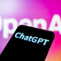 Sam Altman, CEO de OpenAI, aseguró que las interacciones corteses con la IA han generado costos por “decenas de millones de dólares”. FOTO: Getty