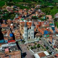 La fuerza laboral donmatieña en Boston está propiciando un desarrollo inmobiliario sin precedentes en el pueblo. FOTO camilo suárez