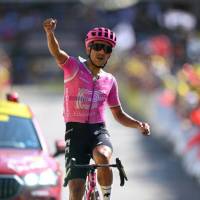 El ecuatoriano Richard Carapaz ganó la etapa 18 del Tour de Francia, aprovechando su condición de escalador se fugó y cruzó la meta en solitario. FOTO GETTY