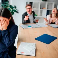 Los comentarios y burlas contra tres excompañeras de trabajo le podrían costar caro a un contratista de la Alcaldía de Medellín