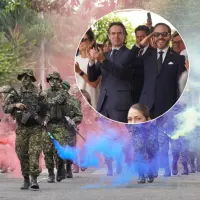 Federico Gutiérrez y Abelardo de la Espriella lanzaron un mensaje a la fuerza pública desde el desfile del 20 de julio en Medellín. Foto: Cortesía Alcaldía de Medellín
