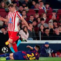 El Atlético de Madrid que dirige el argentino Diego Cholo Simeone dio la sorpresa en el Camp Nou y venció al Barcelona 0-2 en la ida de los cuartos de final de la Champions League. FOTO GETTY 