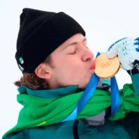 El deportista brasileño Lucas Pinhieiro Braathen consiguió la primera medalla de oro para América Latina en unos Juegos Olímpicos de Invierno. Foto: Getty