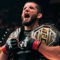Islam Makhachev defendió el título en el peso wélter. FOTO: Captura de vídeo