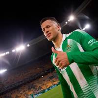 El colombiano Nelson Deossa se destacó por su despliegue físico y capacidad de recuperación en el triunfo del Betis. FOTO: X: REAL BETIS