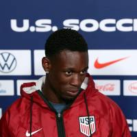En una decisión exprés, la comisión de apelación de la FIFA rechazó el recurso belga para frenar la presencia del delantero Folarin Balogun, expulsado en la ronda anterior. FOTO: Getty