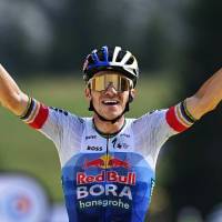 Remco Evenepoel celebra tras ganar la etapa 15 del Tour de Francia, en el cierre de la segunda semana de competenciaFOTO GETTY 